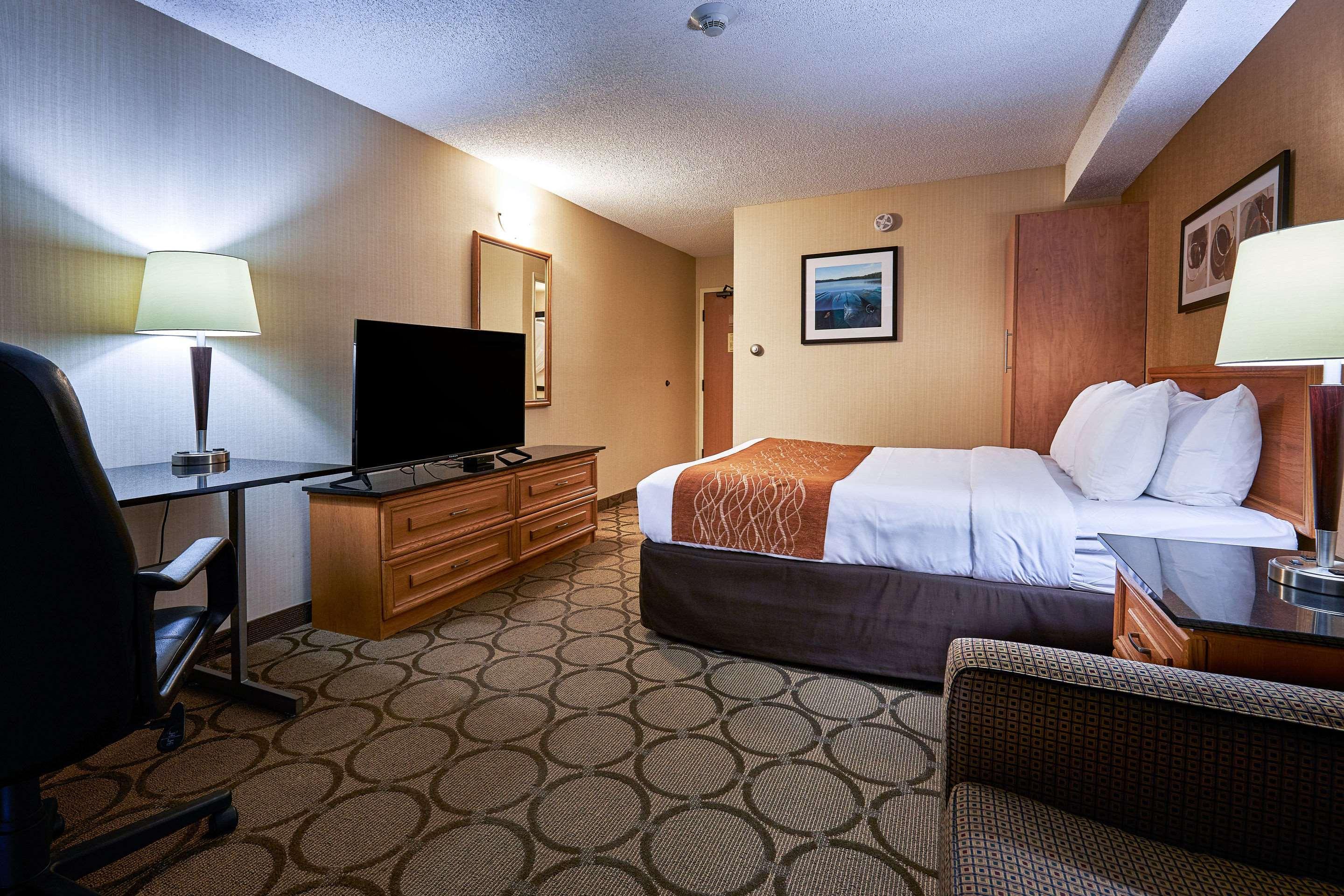 Comfort Inn Rouyn Exteriör bild