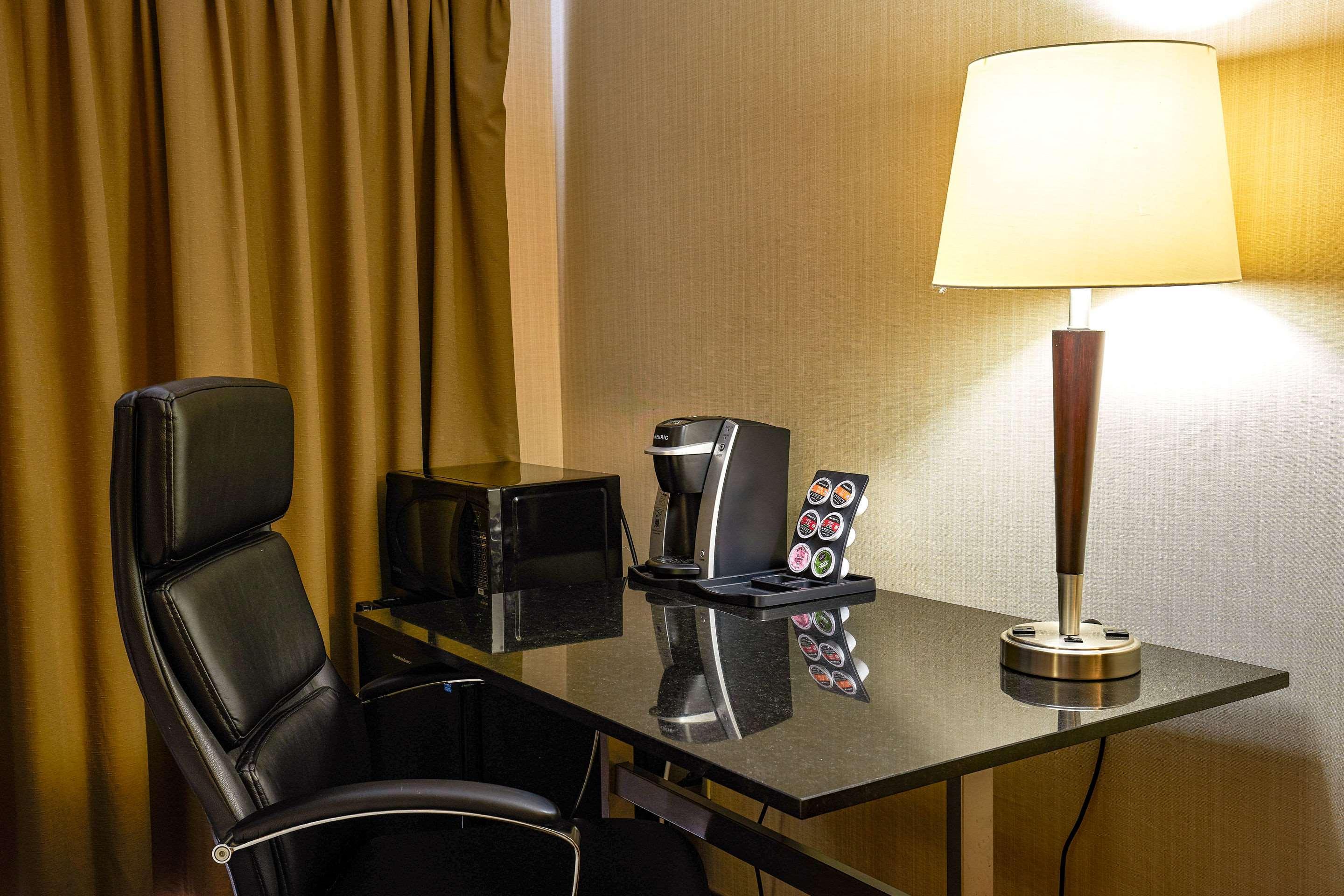 Comfort Inn Rouyn Exteriör bild
