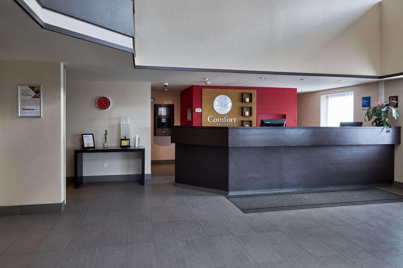 Comfort Inn Rouyn Exteriör bild
